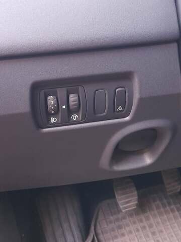 Рено Меган, объемом двигателя 1.6 л и пробегом 254 тыс. км за 4950 $, фото 22 на Automoto.ua