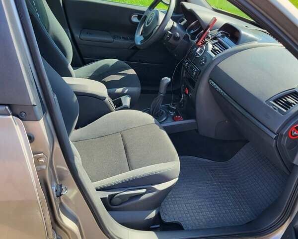Рено Меган, объемом двигателя 0 л и пробегом 222 тыс. км за 4500 $, фото 6 на Automoto.ua