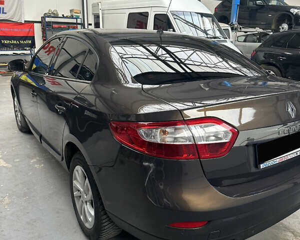 Рено Меган, объемом двигателя 0 л и пробегом 171 тыс. км за 8700 $, фото 3 на Automoto.ua