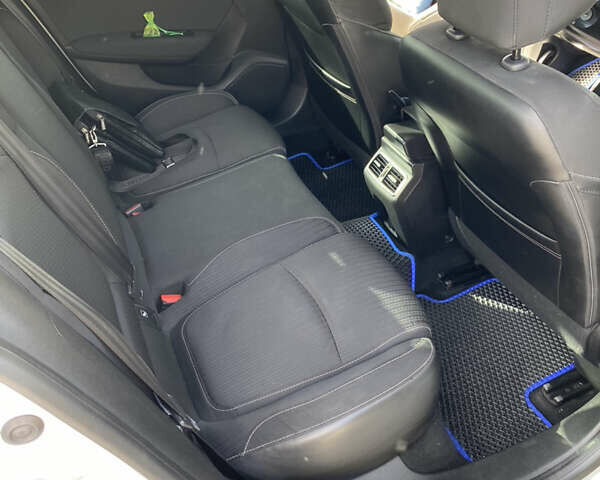Рено Меган, об'ємом двигуна 1.6 л та пробігом 171 тис. км за 10800 $, фото 7 на Automoto.ua