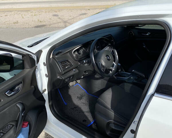 Рено Меган, об'ємом двигуна 1.6 л та пробігом 171 тис. км за 10800 $, фото 6 на Automoto.ua
