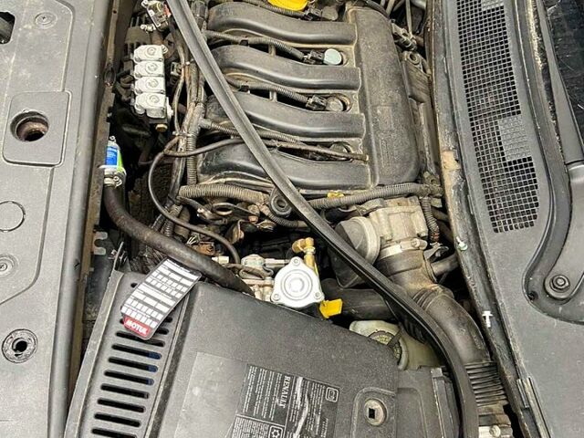 Рено Меган, объемом двигателя 1.6 л и пробегом 290 тыс. км за 2600 $, фото 3 на Automoto.ua