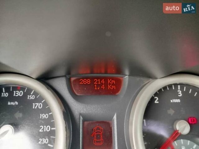 Рено Меган, объемом двигателя 1.5 л и пробегом 268 тыс. км за 3200 $, фото 12 на Automoto.ua