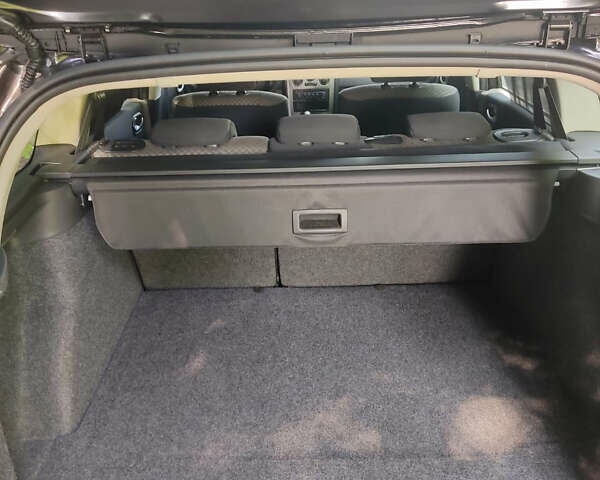 Рено Меган, объемом двигателя 1.6 л и пробегом 207 тыс. км за 5300 $, фото 18 на Automoto.ua