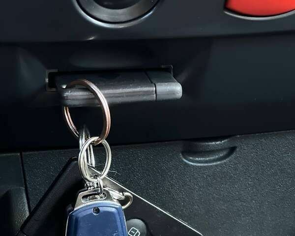 Рено Меган, объемом двигателя 1.4 л и пробегом 245 тыс. км за 3790 $, фото 24 на Automoto.ua