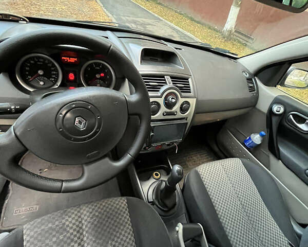 Рено Меган, объемом двигателя 1.6 л и пробегом 360 тыс. км за 2600 $, фото 3 на Automoto.ua