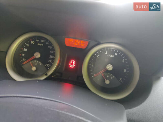 Рено Меган, объемом двигателя 1.6 л и пробегом 207 тыс. км за 5300 $, фото 16 на Automoto.ua