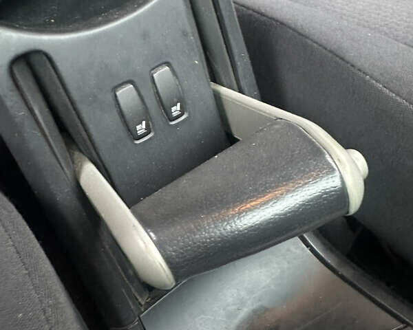 Рено Меган, объемом двигателя 1.6 л и пробегом 121 тыс. км за 4450 $, фото 3 на Automoto.ua