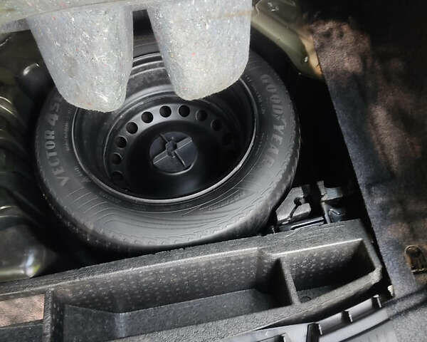 Рено Меган, объемом двигателя 1.6 л и пробегом 207 тыс. км за 5300 $, фото 20 на Automoto.ua
