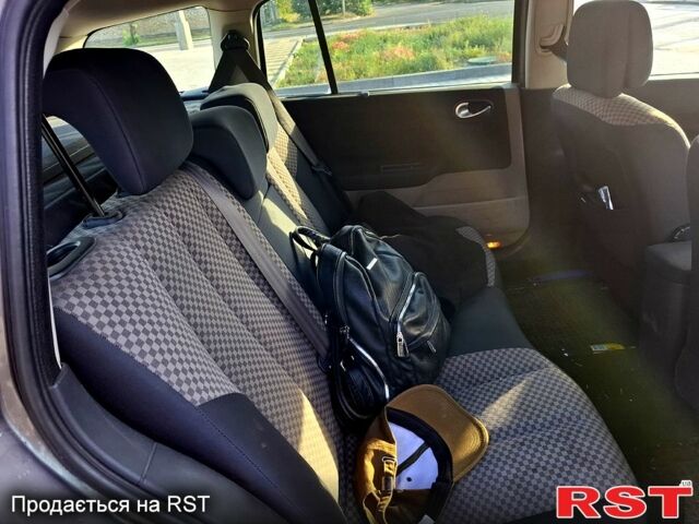 Рено Меган, объемом двигателя 1.5 л и пробегом 0 тыс. км за 5600 $, фото 5 на Automoto.ua