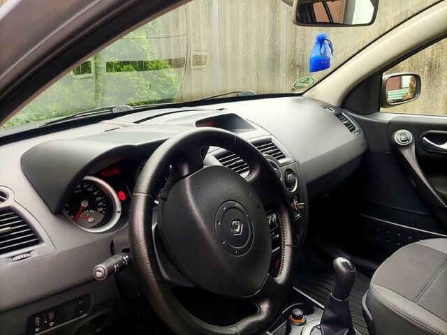 Рено Меган, объемом двигателя 1.4 л и пробегом 256 тыс. км за 4800 $, фото 2 на Automoto.ua