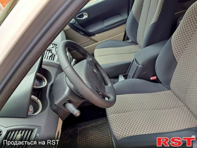 Рено Меган, объемом двигателя 1.6 л и пробегом 160 тыс. км за 5300 $, фото 4 на Automoto.ua