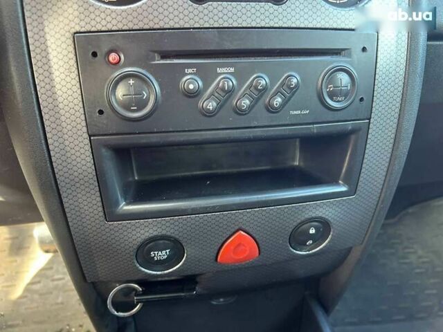 Рено Меган, объемом двигателя 1.5 л и пробегом 330 тыс. км за 4990 $, фото 17 на Automoto.ua