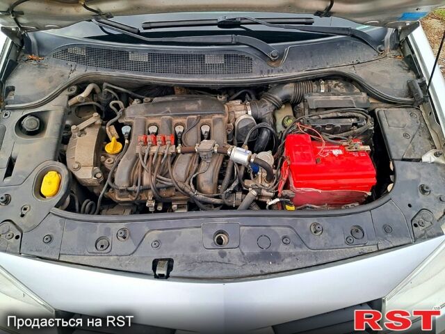 Рено Меган, объемом двигателя 1.6 л и пробегом 210 тыс. км за 5200 $, фото 5 на Automoto.ua