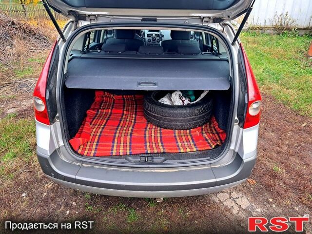 Рено Меган, объемом двигателя 1.6 л и пробегом 210 тыс. км за 5200 $, фото 4 на Automoto.ua