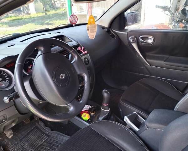 Рено Меган, объемом двигателя 1.6 л и пробегом 207 тыс. км за 4300 $, фото 1 на Automoto.ua