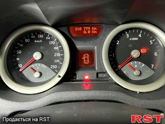 Рено Меган, объемом двигателя 1.6 л и пробегом 218 тыс. км за 5300 $, фото 4 на Automoto.ua