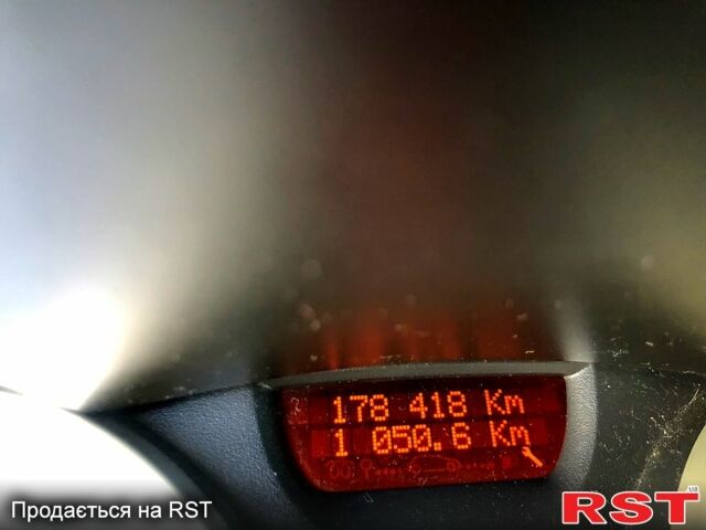 Рено Меган, об'ємом двигуна 1.6 л та пробігом 179 тис. км за 5400 $, фото 8 на Automoto.ua