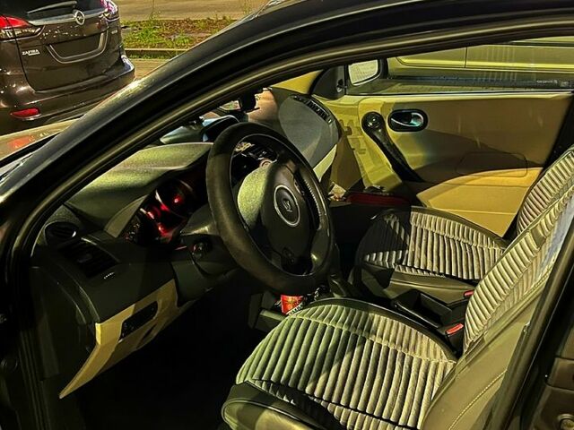 Рено Меган, объемом двигателя 1.6 л и пробегом 410 тыс. км за 4500 $, фото 3 на Automoto.ua