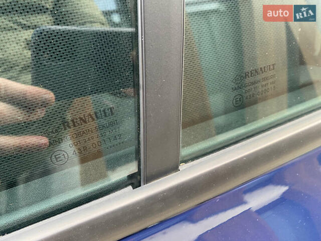 Рено Меган, об'ємом двигуна 1.6 л та пробігом 195 тис. км за 5400 $, фото 42 на Automoto.ua