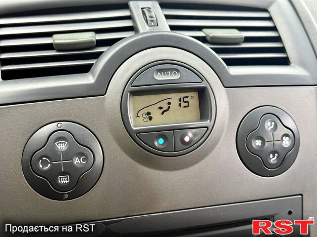 Рено Меган, объемом двигателя 1.6 л и пробегом 258 тыс. км за 5100 $, фото 8 на Automoto.ua