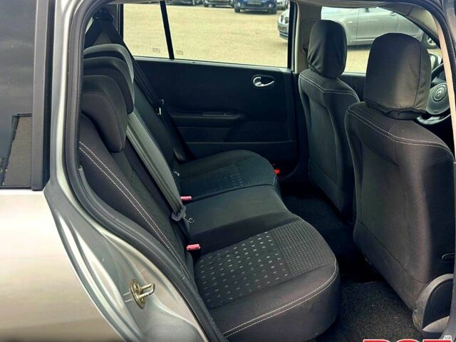 Рено Меган, объемом двигателя 1.6 л и пробегом 175 тыс. км за 5500 $, фото 5 на Automoto.ua