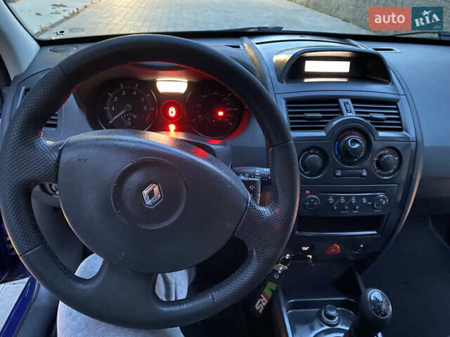 Рено Меган, объемом двигателя 1.6 л и пробегом 195 тыс. км за 5400 $, фото 14 на Automoto.ua