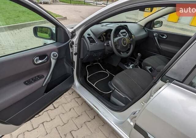 Рено Меган, объемом двигателя 1.6 л и пробегом 214 тыс. км за 4999 $, фото 9 на Automoto.ua