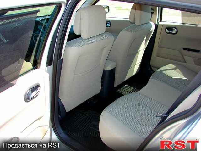 Рено Меган, объемом двигателя 1.6 л и пробегом 276 тыс. км за 5300 $, фото 3 на Automoto.ua