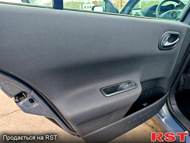 Рено Меган, об'ємом двигуна 1.6 л та пробігом 190 тис. км за 5550 $, фото 8 на Automoto.ua