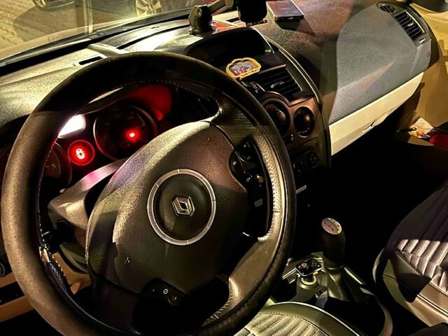 Рено Меган, объемом двигателя 1.6 л и пробегом 410 тыс. км за 4500 $, фото 2 на Automoto.ua