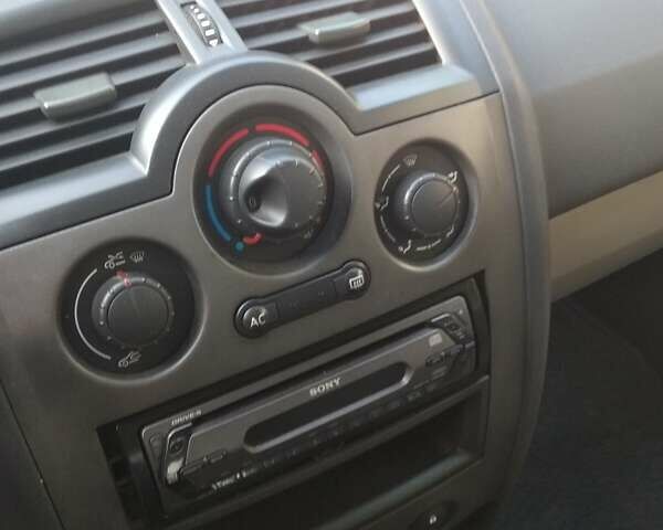 Рено Меган, объемом двигателя 1.6 л и пробегом 236 тыс. км за 5500 $, фото 6 на Automoto.ua