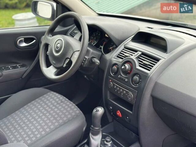 Рено Меган, об'ємом двигуна 1.6 л та пробігом 147 тис. км за 4750 $, фото 35 на Automoto.ua