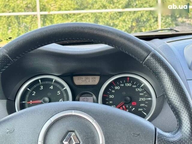 Рено Меган, объемом двигателя 2 л и пробегом 239 тыс. км за 5900 $, фото 20 на Automoto.ua