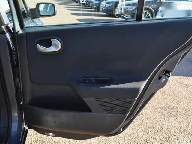 Рено Меган, объемом двигателя 1.6 л и пробегом 185 тыс. км за 6300 $, фото 25 на Automoto.ua