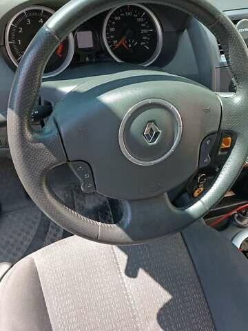 Рено Меган, объемом двигателя 1.6 л и пробегом 197 тыс. км за 5200 $, фото 12 на Automoto.ua