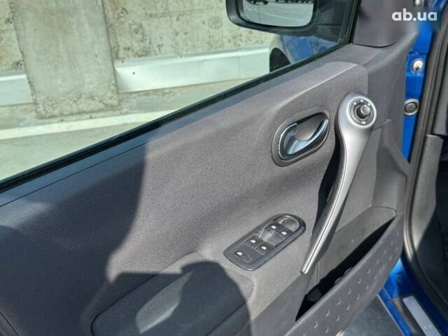 Рено Меган, объемом двигателя 2 л и пробегом 239 тыс. км за 5900 $, фото 22 на Automoto.ua