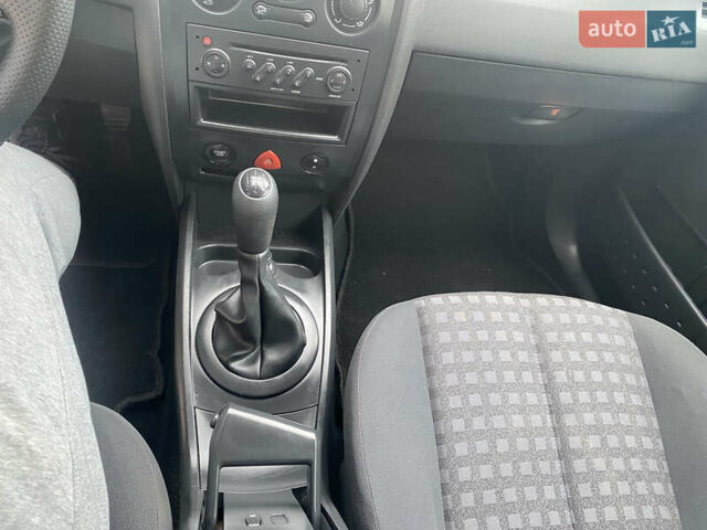 Рено Меган, об'ємом двигуна 1.6 л та пробігом 195 тис. км за 5400 $, фото 82 на Automoto.ua