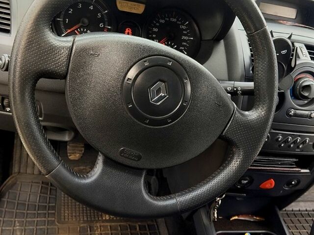 Рено Меган, объемом двигателя 1.6 л и пробегом 212 тыс. км за 4800 $, фото 2 на Automoto.ua