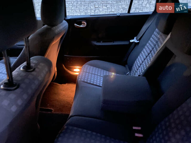 Рено Меган, объемом двигателя 1.6 л и пробегом 195 тыс. км за 5400 $, фото 11 на Automoto.ua