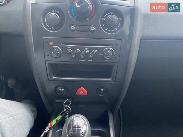 Рено Меган, об'ємом двигуна 1.6 л та пробігом 195 тис. км за 5400 $, фото 66 на Automoto.ua