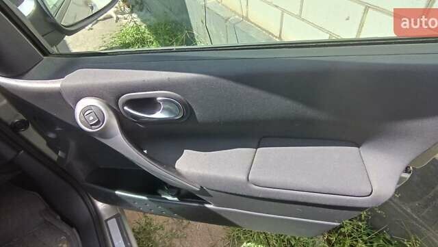 Рено Меган, объемом двигателя 1.6 л и пробегом 197 тыс. км за 5200 $, фото 19 на Automoto.ua