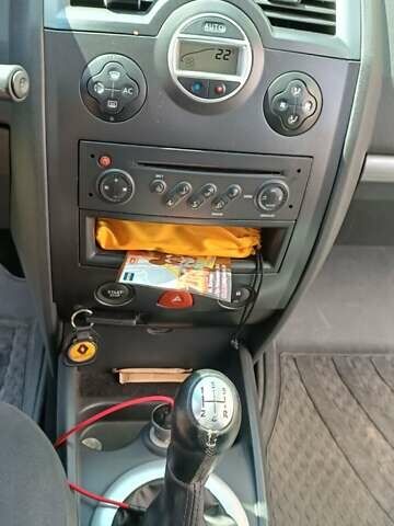 Рено Меган, объемом двигателя 1.6 л и пробегом 197 тыс. км за 5200 $, фото 11 на Automoto.ua