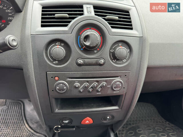 Рено Меган, об'ємом двигуна 1.6 л та пробігом 223 тис. км за 4550 $, фото 11 на Automoto.ua
