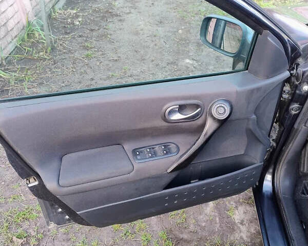 Рено Меган, объемом двигателя 1.6 л и пробегом 255 тыс. км за 5000 $, фото 7 на Automoto.ua