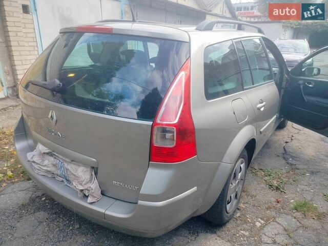 Рено Меган, объемом двигателя 1.6 л и пробегом 219 тыс. км за 4600 $, фото 7 на Automoto.ua