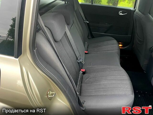 Рено Меган, объемом двигателя 2 л и пробегом 243 тыс. км за 5900 $, фото 6 на Automoto.ua