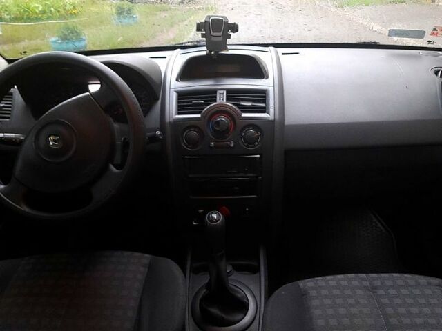 Рено Меган, объемом двигателя 1.4 л и пробегом 240 тыс. км за 5500 $, фото 2 на Automoto.ua