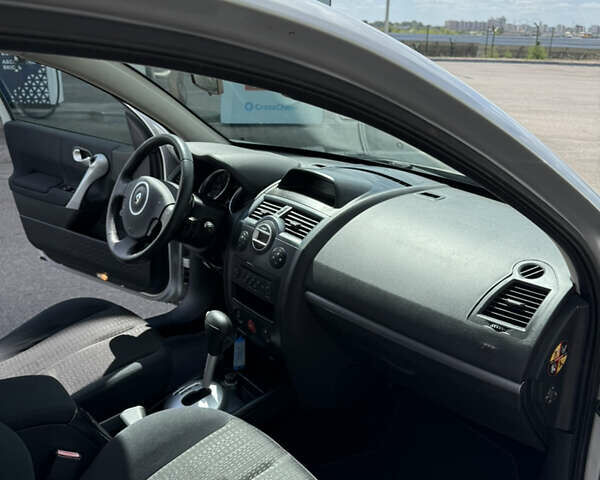 Рено Меган, объемом двигателя 2 л и пробегом 169 тыс. км за 6399 $, фото 19 на Automoto.ua