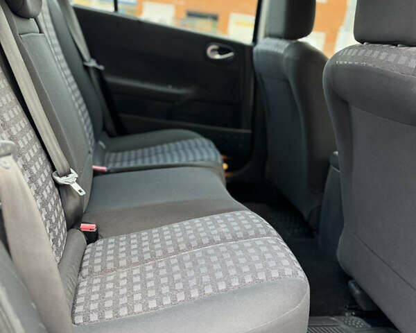 Рено Меган, объемом двигателя 1.6 л и пробегом 179 тыс. км за 5700 $, фото 35 на Automoto.ua